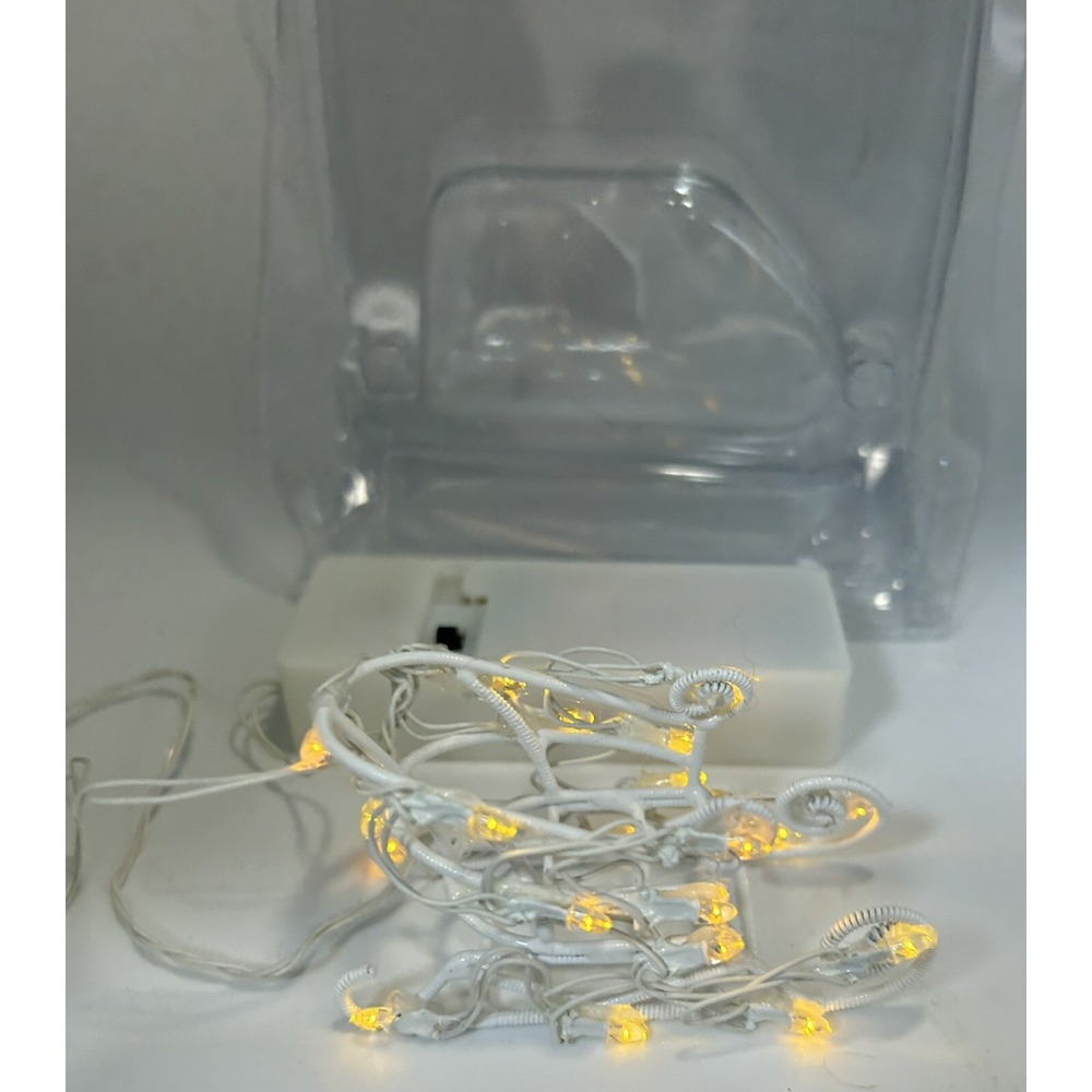 1997 Lemax Village Collection Miniature Lighted Sculpture Sleigh Lights‎ Up